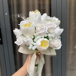 Hoa Cầm Tay Cô Dâu Tulip HC-011